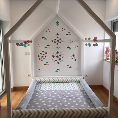 Exemplo de cama montessori, modelo Casa, da Gusca