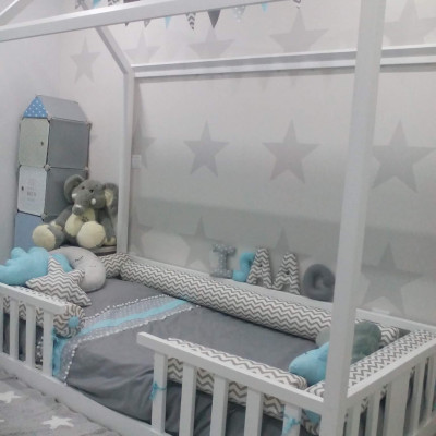 Exemplo de camas montessorianas para menino